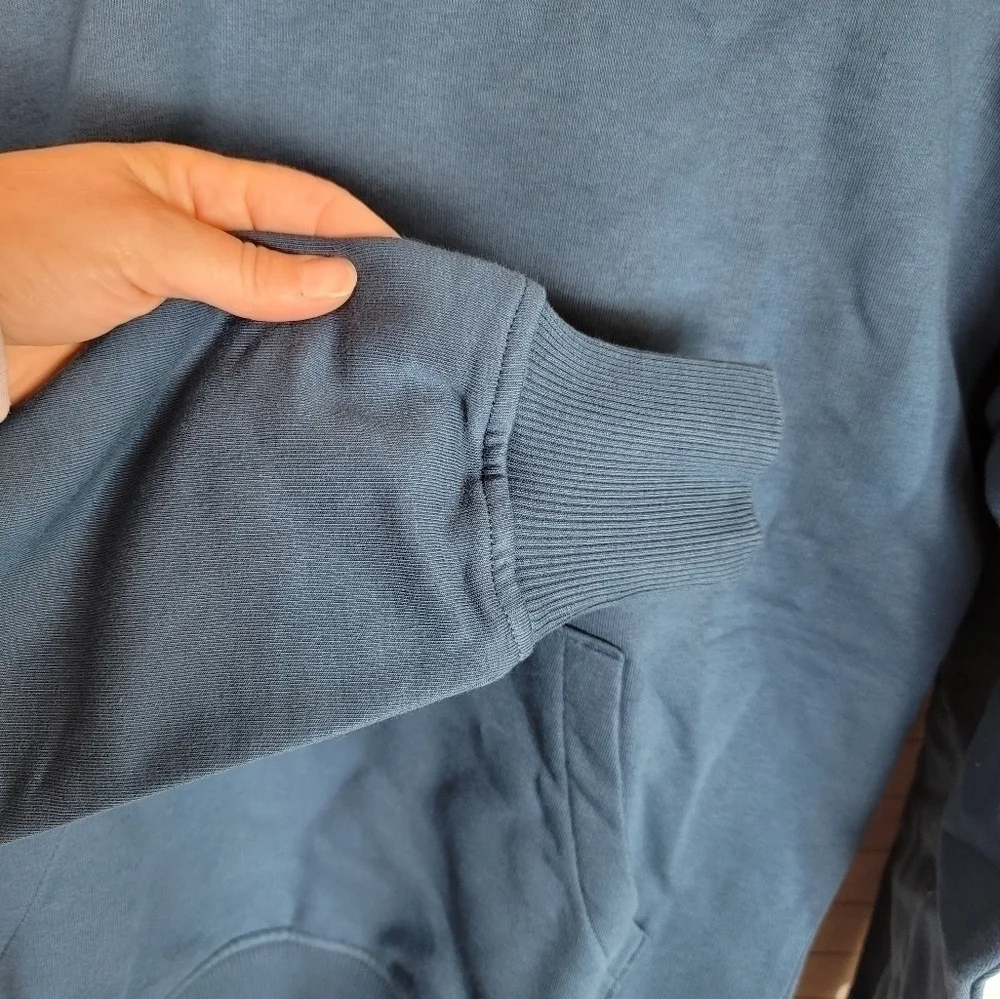 The North Face Essential Hoodie in Montery Blue, sz Medium